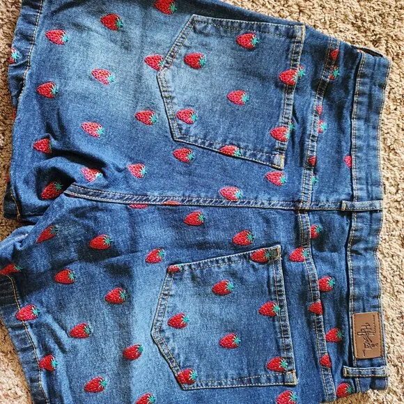Hell Bunny Strawberry Denim Shorts Size M - Picture 4 of 6